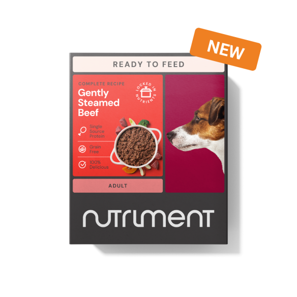 Nutriment New Gently Steamed Beef 395g for dogs - rich in protein and natural ingredients.