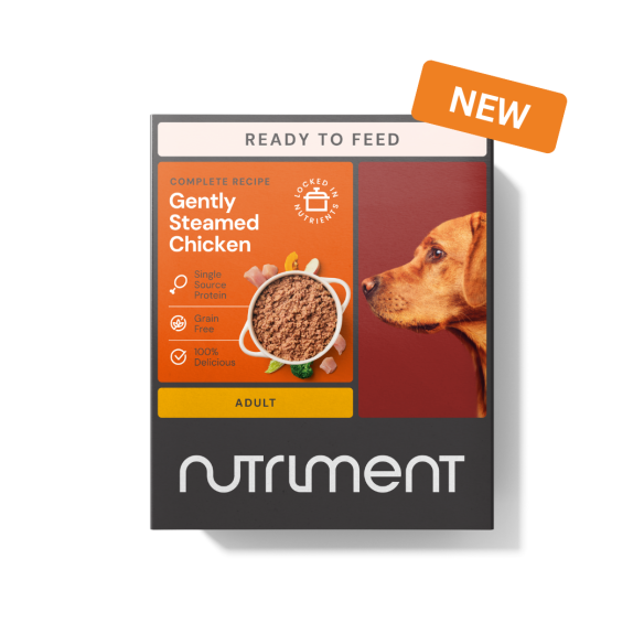 Gently Steamed Chicken 395g dog food package by Nutriment. Perfect for easy nutrition on the go.